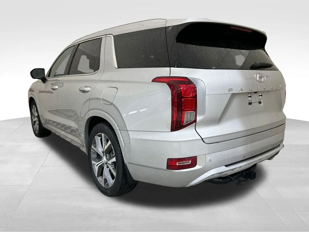 Used 2022 Silver Hyundai Limited image 3