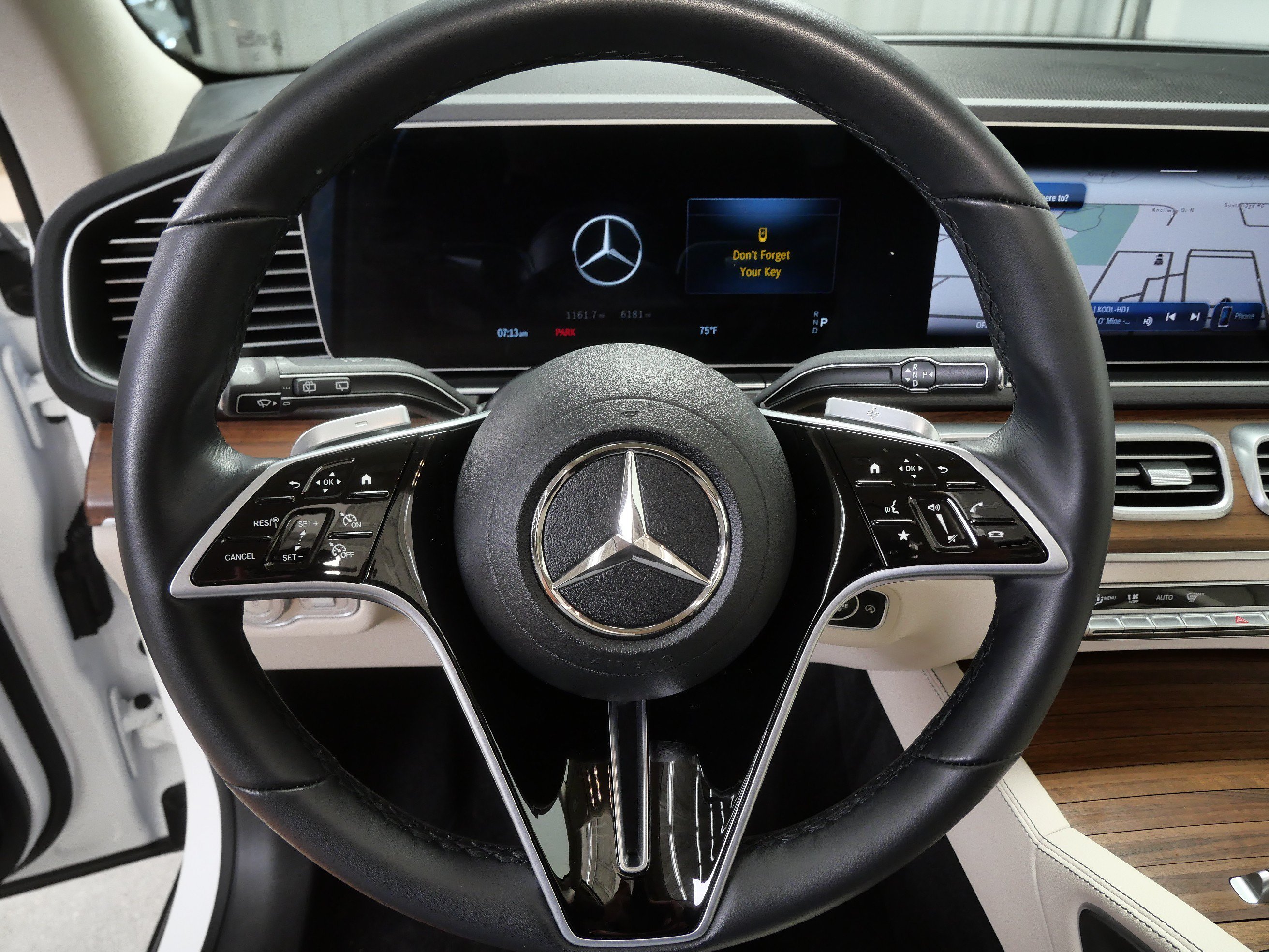 Certified Used 2026 Polar White Mercedes-Benz GLE 350 image 23