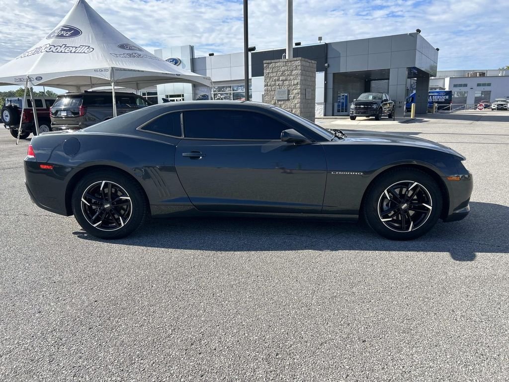 Used 2015 Ashen Gray Metallic Chevrolet 2LS image 3