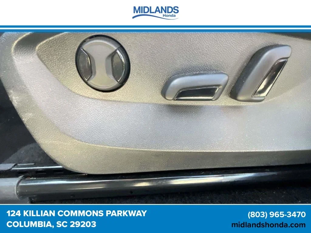 Used 2024 Pure White Volkswagen 2.0T SE image 17