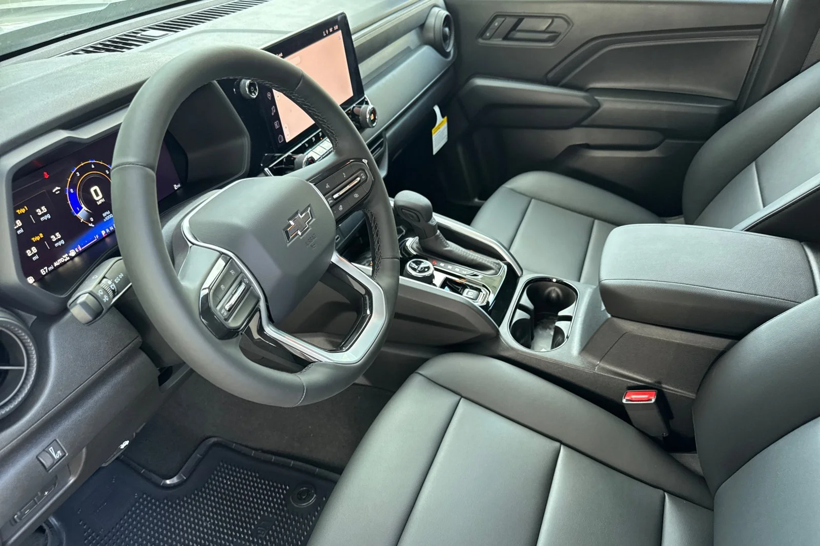 2026 Chevrolet Colorado Trail Boss view 9