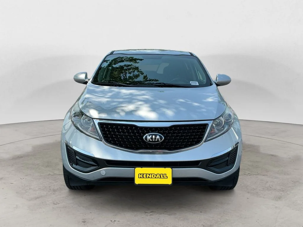 Used 2016 Silver Kia LX image 2