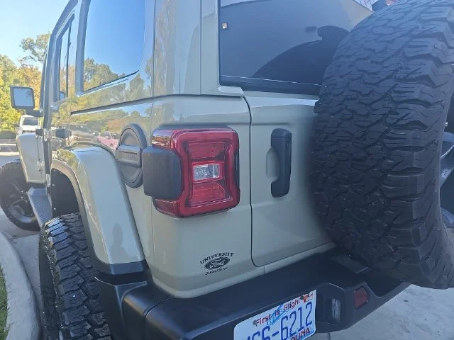 Used 2022 Beige Jeep Unlimited Sahara Altitude image 31