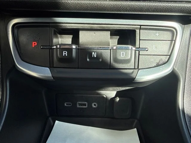 Used 2024 White GMC SLE image 20