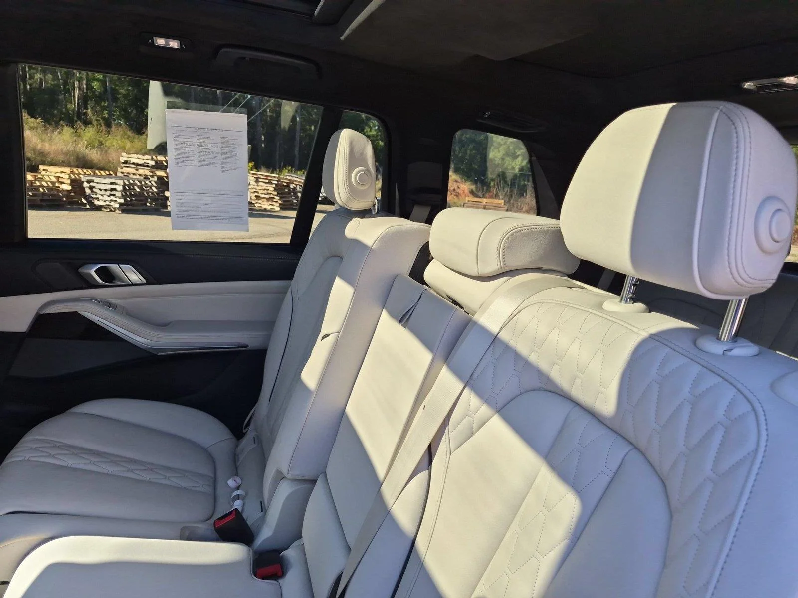 Used 2021 Mineral White Metallic BMW M50i image 30