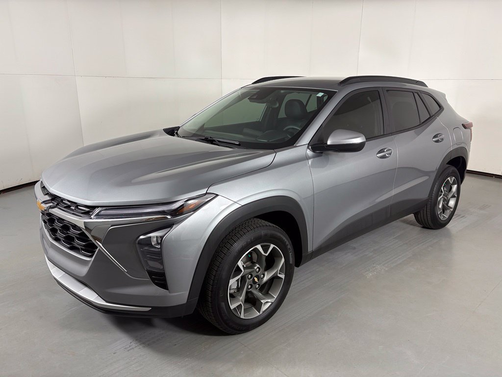 Used 2024 Gray Chevrolet LT image 5