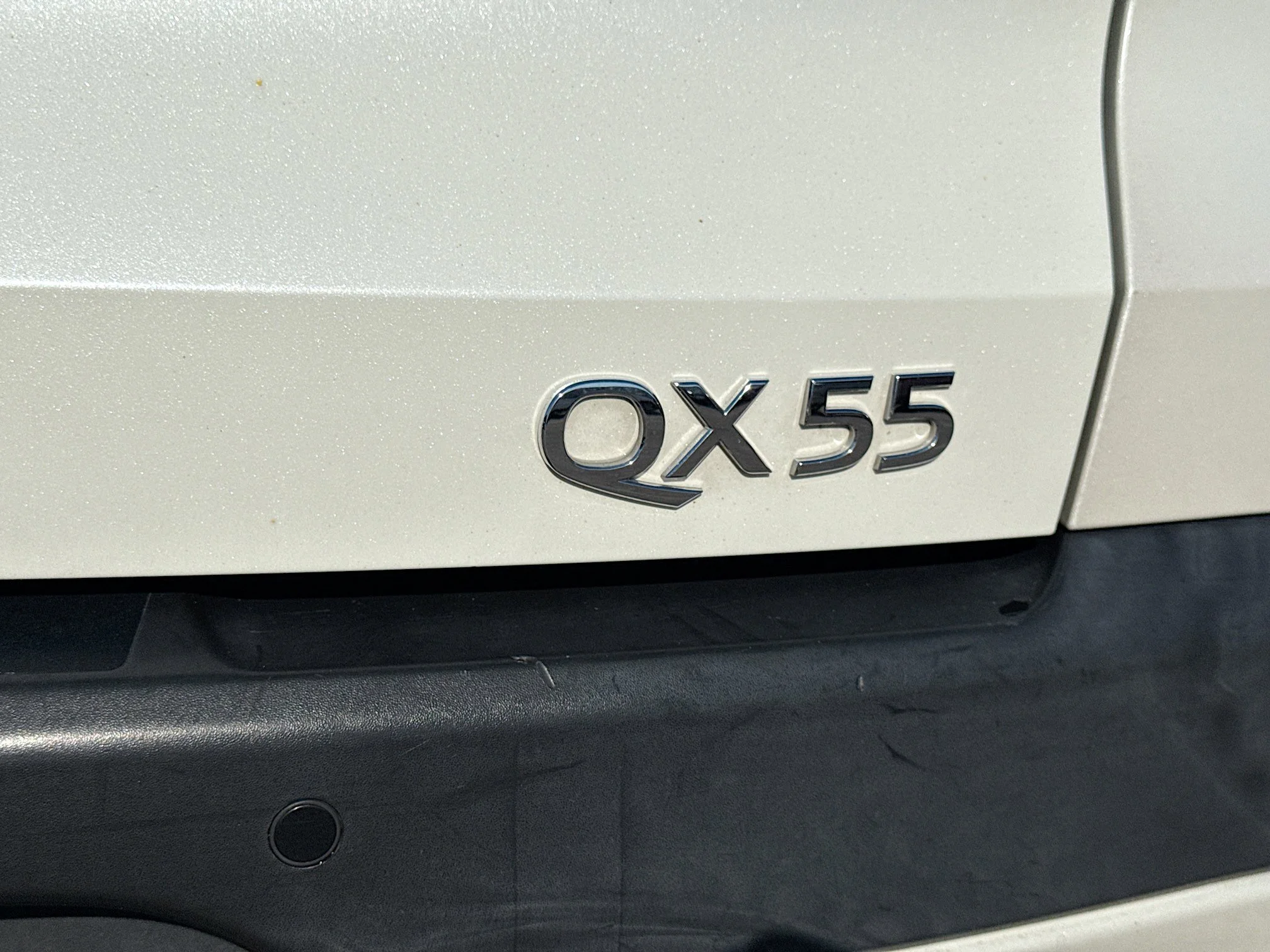 Used 2022 Majestic White INFINITI LUXE image 11