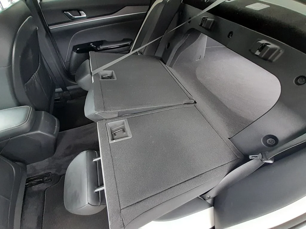 Used 2025 White Kia GT-Line image 48