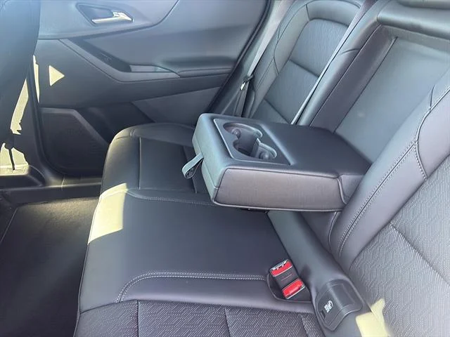 2027 Chevrolet Equinox LT - Photo 12