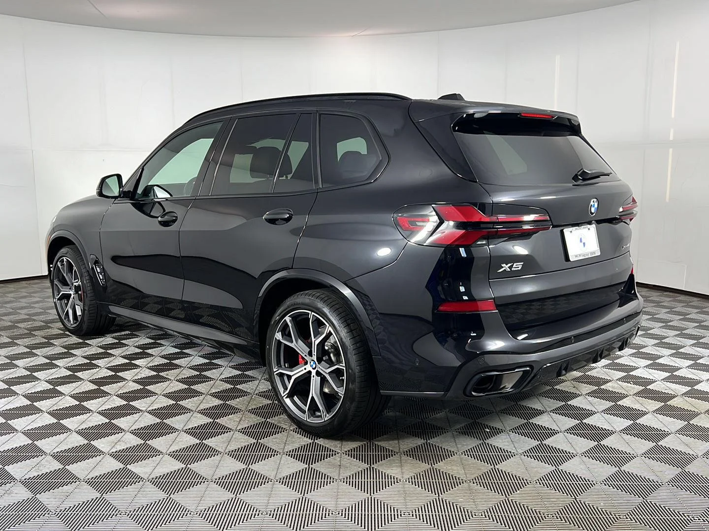 Used 2026 Black Sapphire Metallic BMW xDrive40i image 9