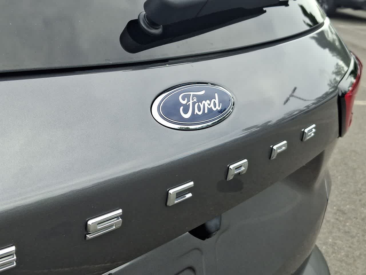 Used 2025 Light Blue Clearcoat Metallic Ford Active image 29