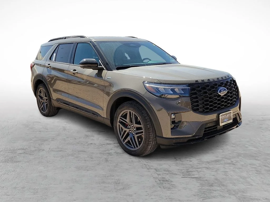 2026 Ford Explorer ST-LINE RWD's photo