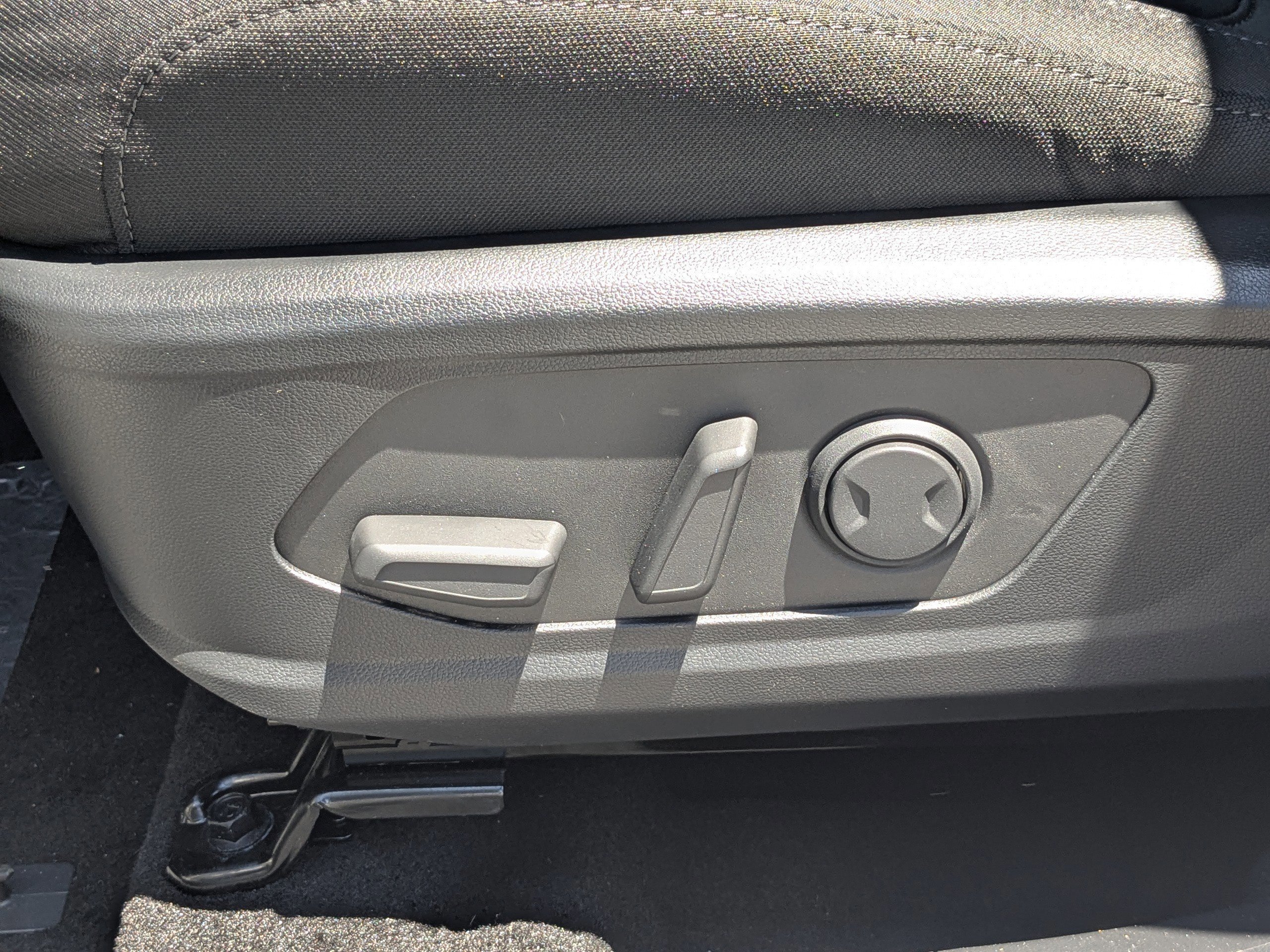 New 2026 Serenity White Pearl Hyundai SEL FWD image 24