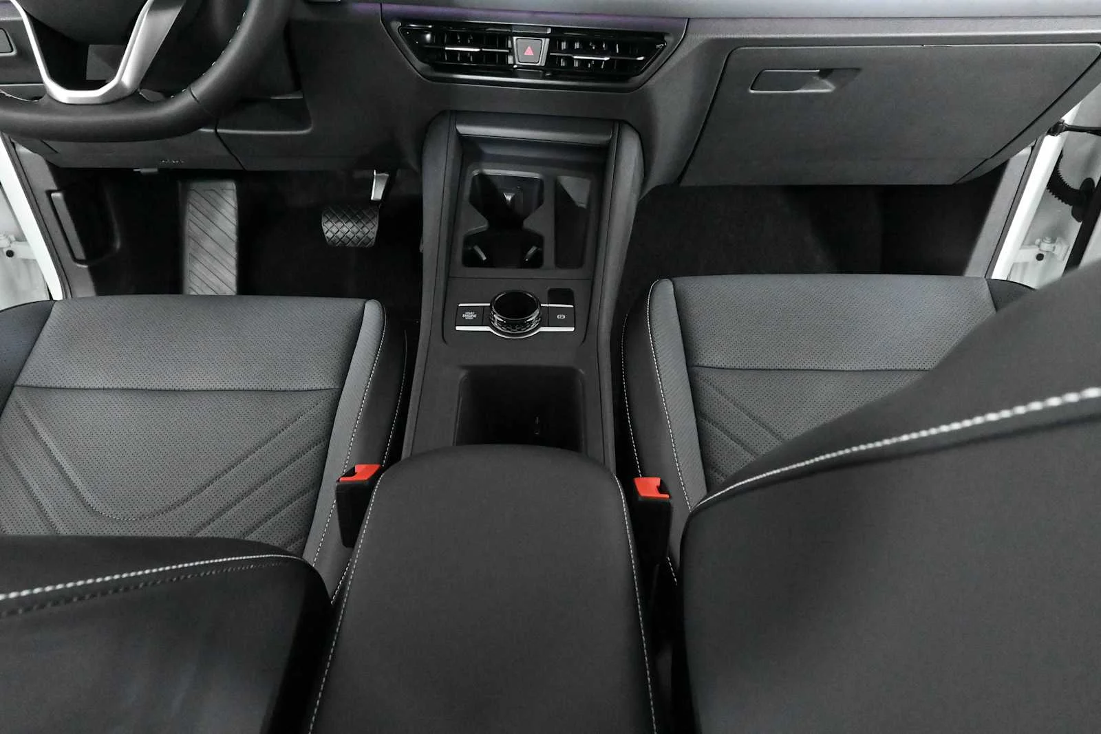 New 2026 Pure White Volkswagen SE image 17