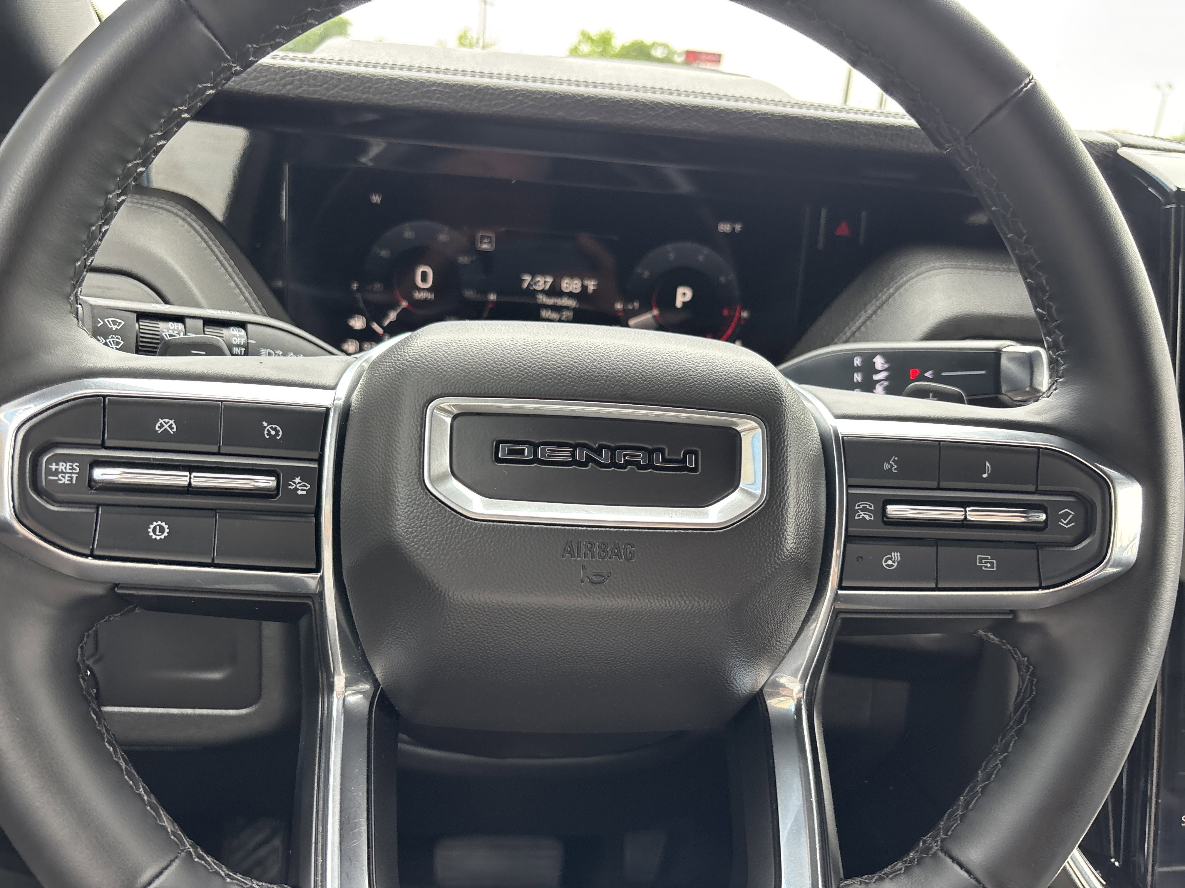 Used 2025 Summit White GMC Denali image 31
