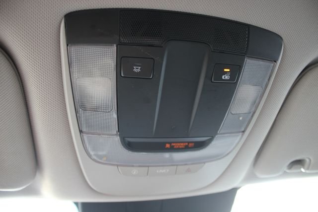 Used 2022 Red Kia S image 14