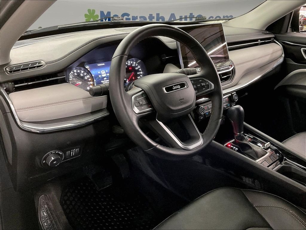 Used 2022 Silver Jeep Limited image 17