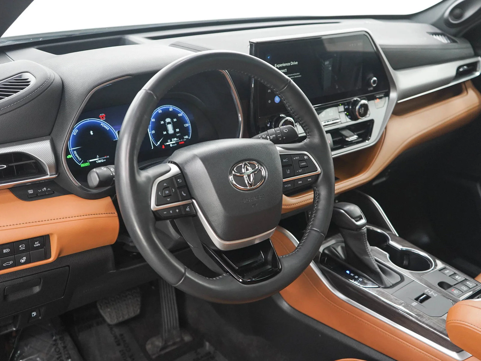 Used 2023  Toyota Hybrid Platinum image 20