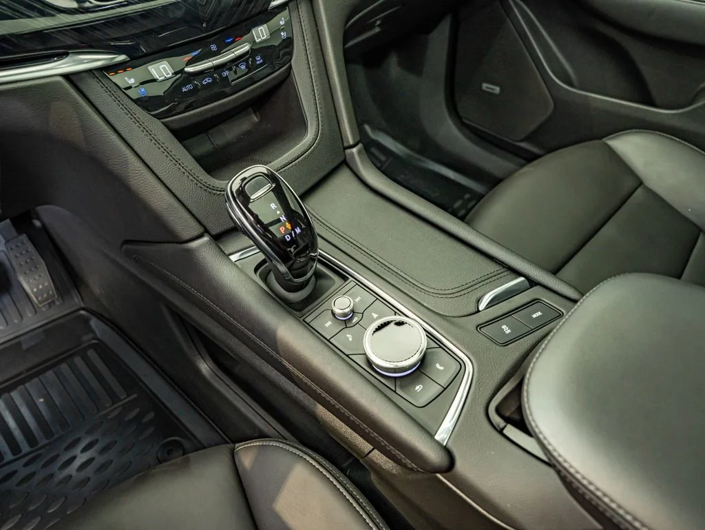 Used 2025 Crystal White Tricoat Cadillac Premium Luxury image 27