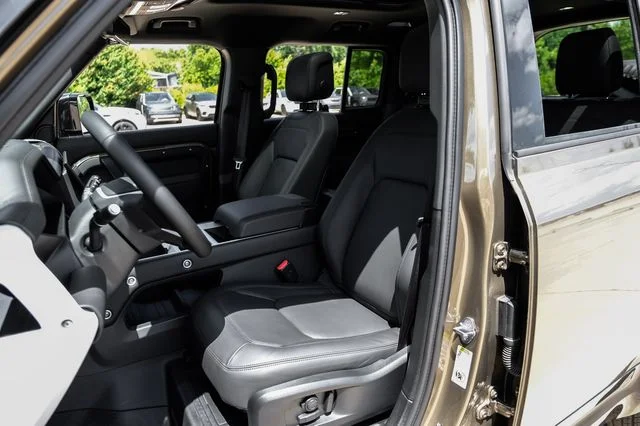 New 2026  Land Rover X-Dynamic SE image 40