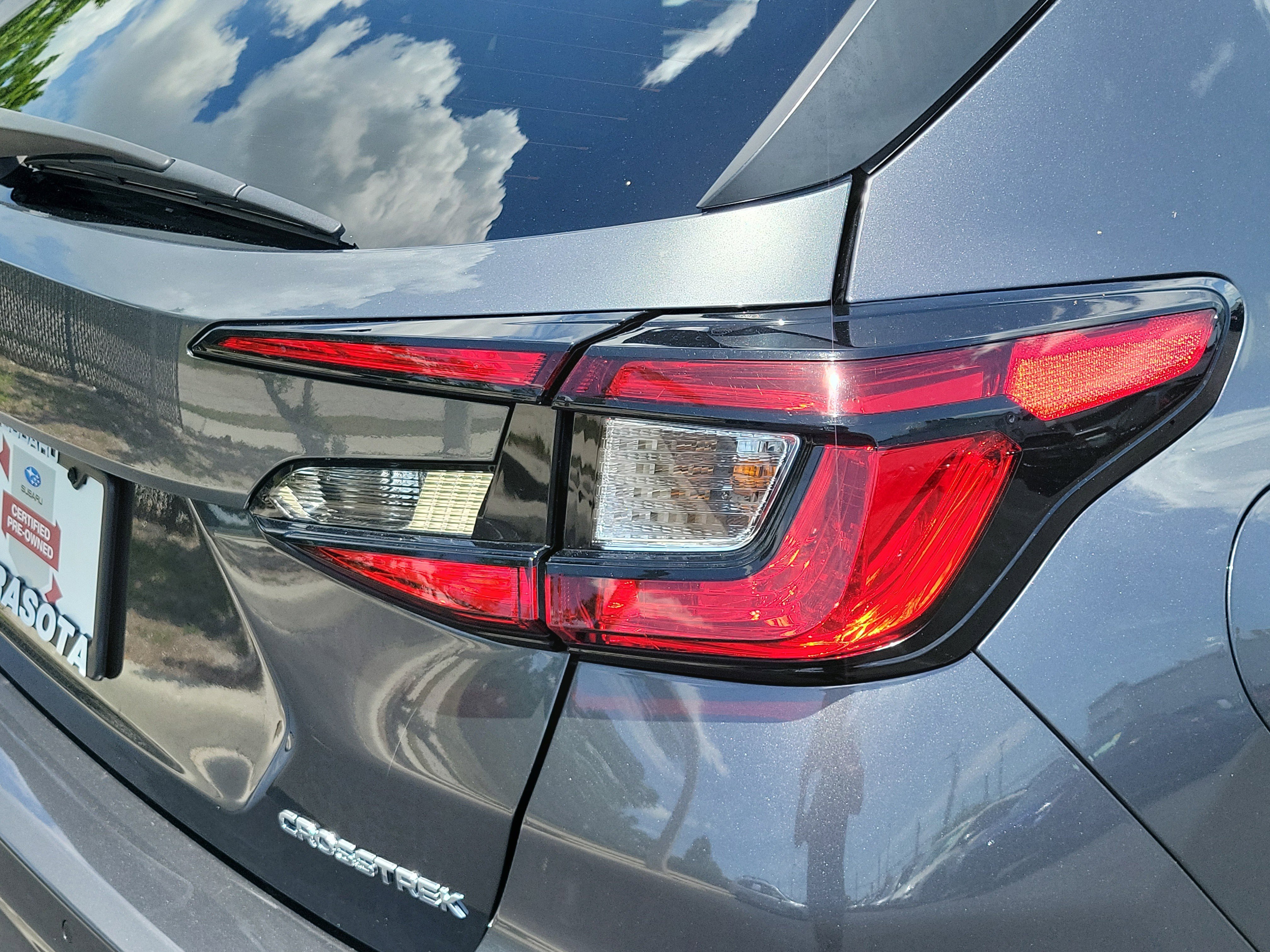 Used 2024 Magnetite Gray Metallic Subaru Limited image 10