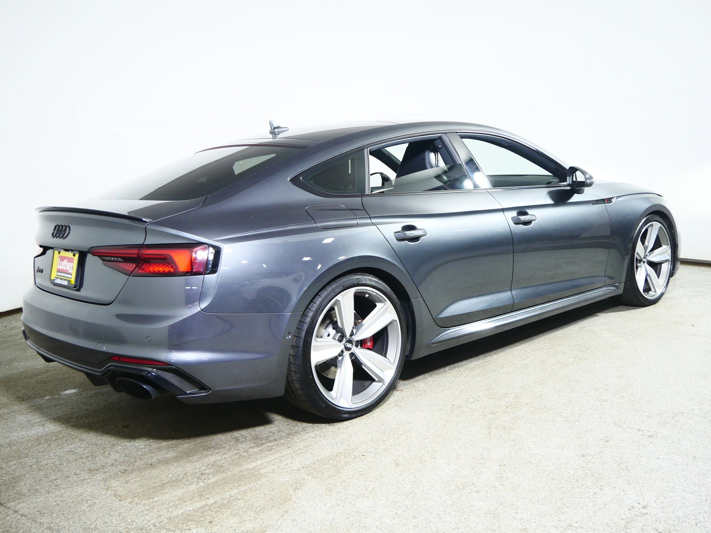 Used 2019 Daytona Gray Pearl Effect Audi Sedan 2.9 QTRO image 7