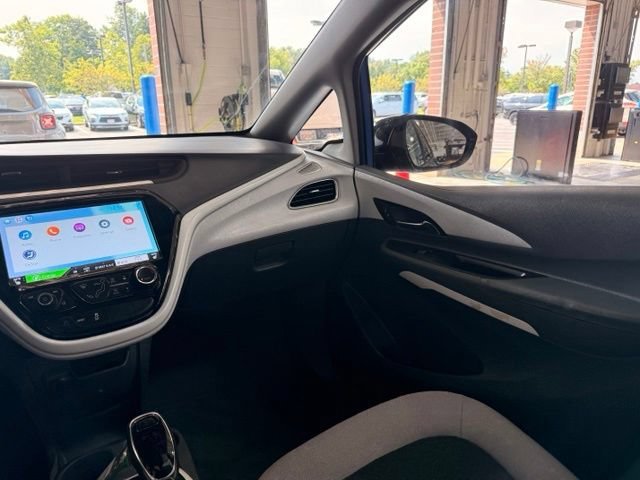 Used 2017 Includes (TUS) Black grille. Chevrolet LT image 21
