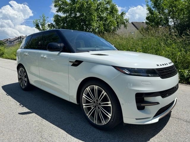 New 2026 Fuji White Land Rover Dynamic SE image 4