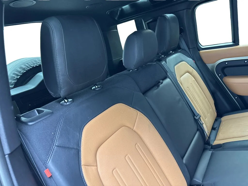 Used 2023 Green Land Rover X image 41
