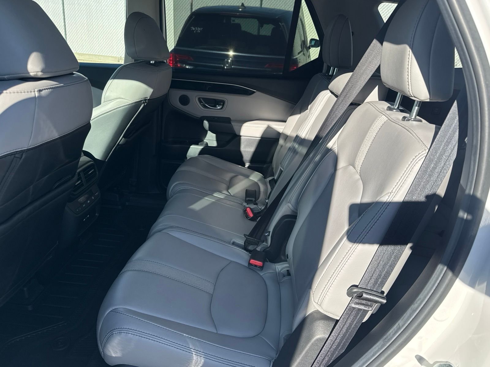 Used 2025 Platinum White Honda EX-L image 9