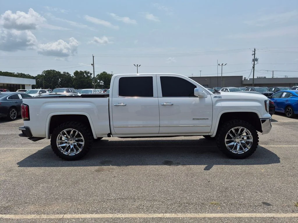 Used 2017 White GMC SLT image 6