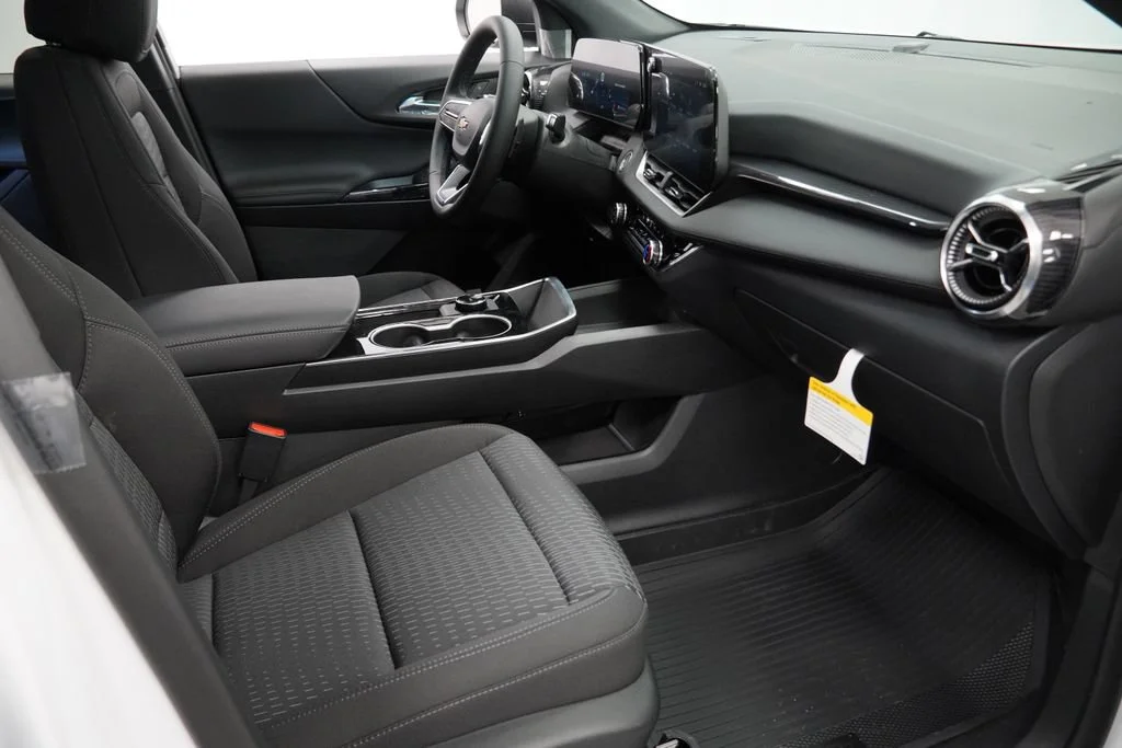New 2026 Summit White Chevrolet LT image 28