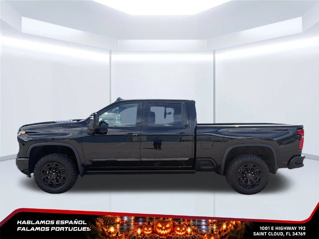 Used 2024 Black Chevrolet High Country image 2