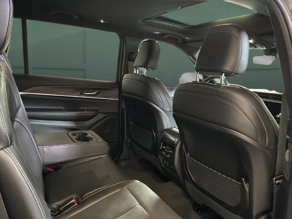 New 2027 Sting-Gray Clear-Coat Paint Jeep Laredo Altitude image 25