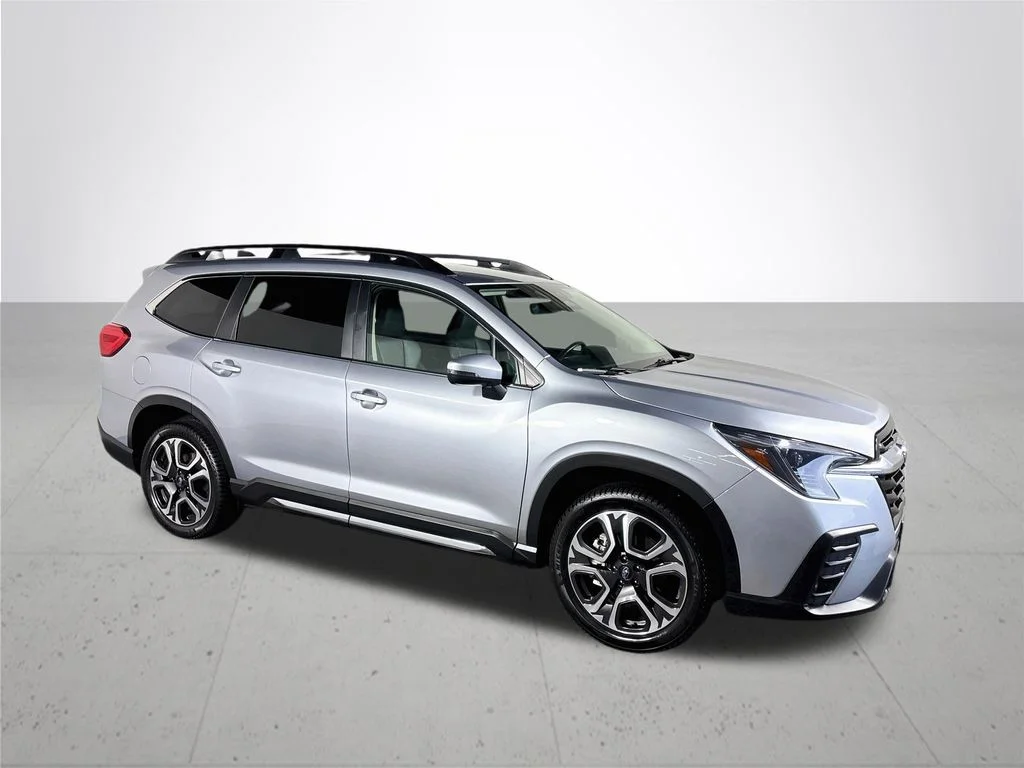 Used 2023 Silver Subaru Limited image 4