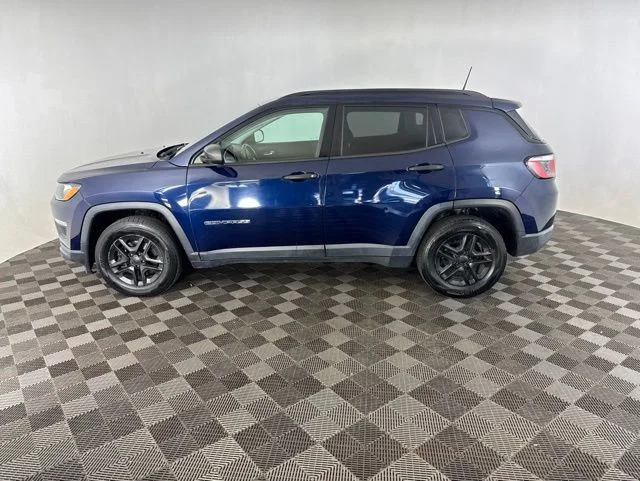 Used 2018 Blue Jeep Sport image 5