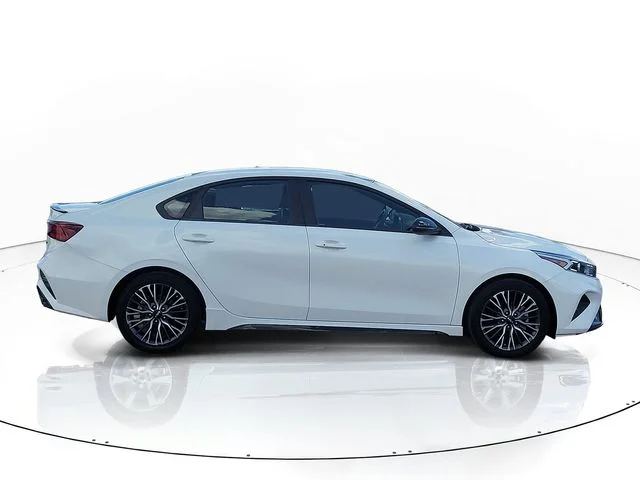 Used 2024  Kia GT-Line image 4