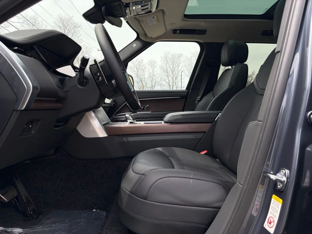 2025 Land Rover Range Rover SE - Photo 11