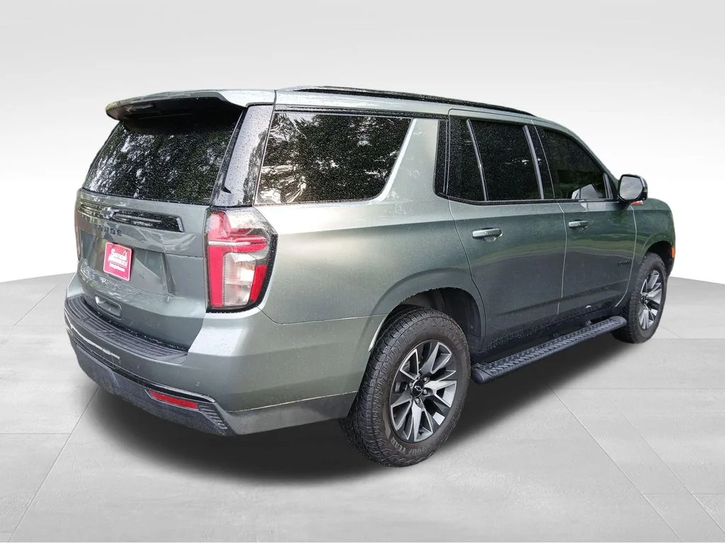 Used 2023 Green Chevrolet Z71 image 12