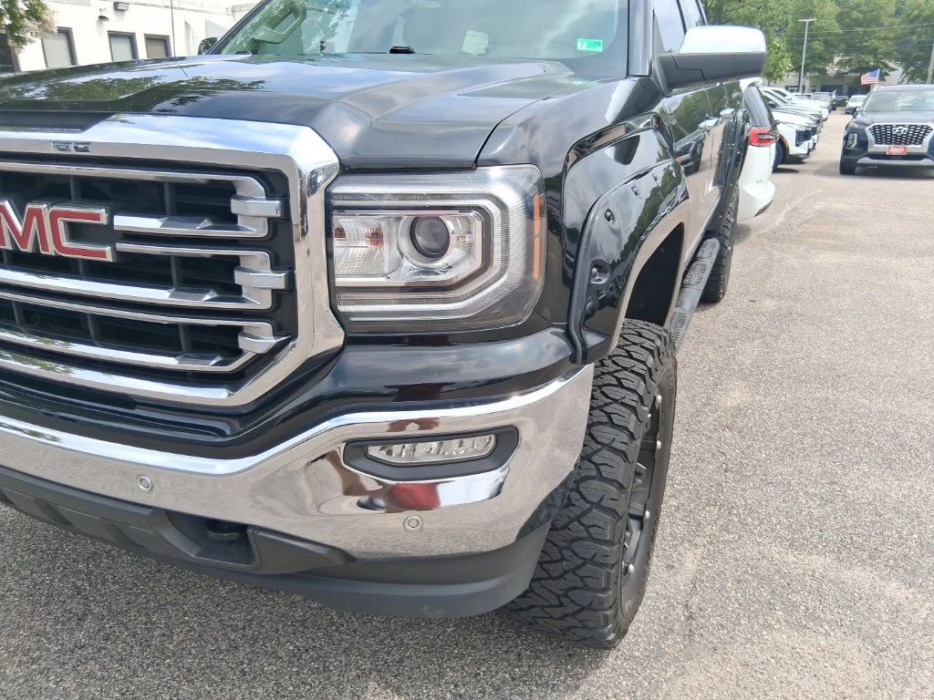 Used 2018 Black GMC SLT image 14