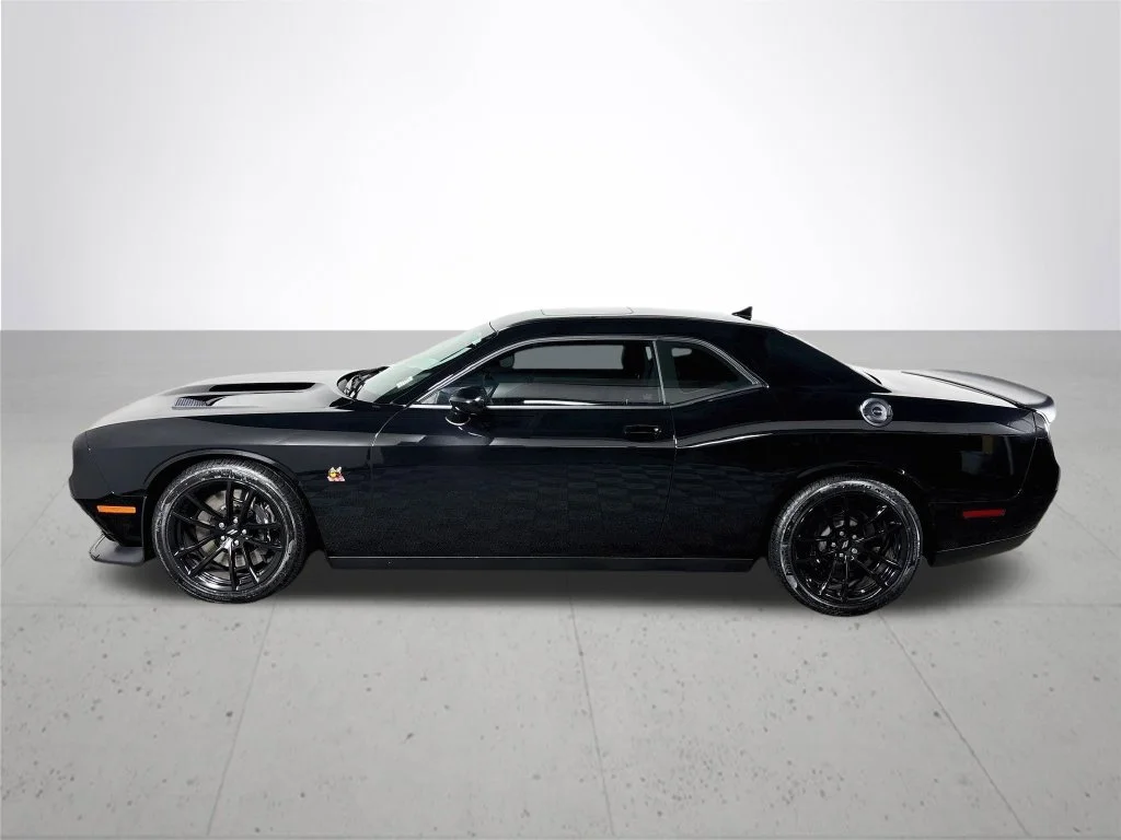 Used 2022 Black Dodge R/T Scat Pack image 9