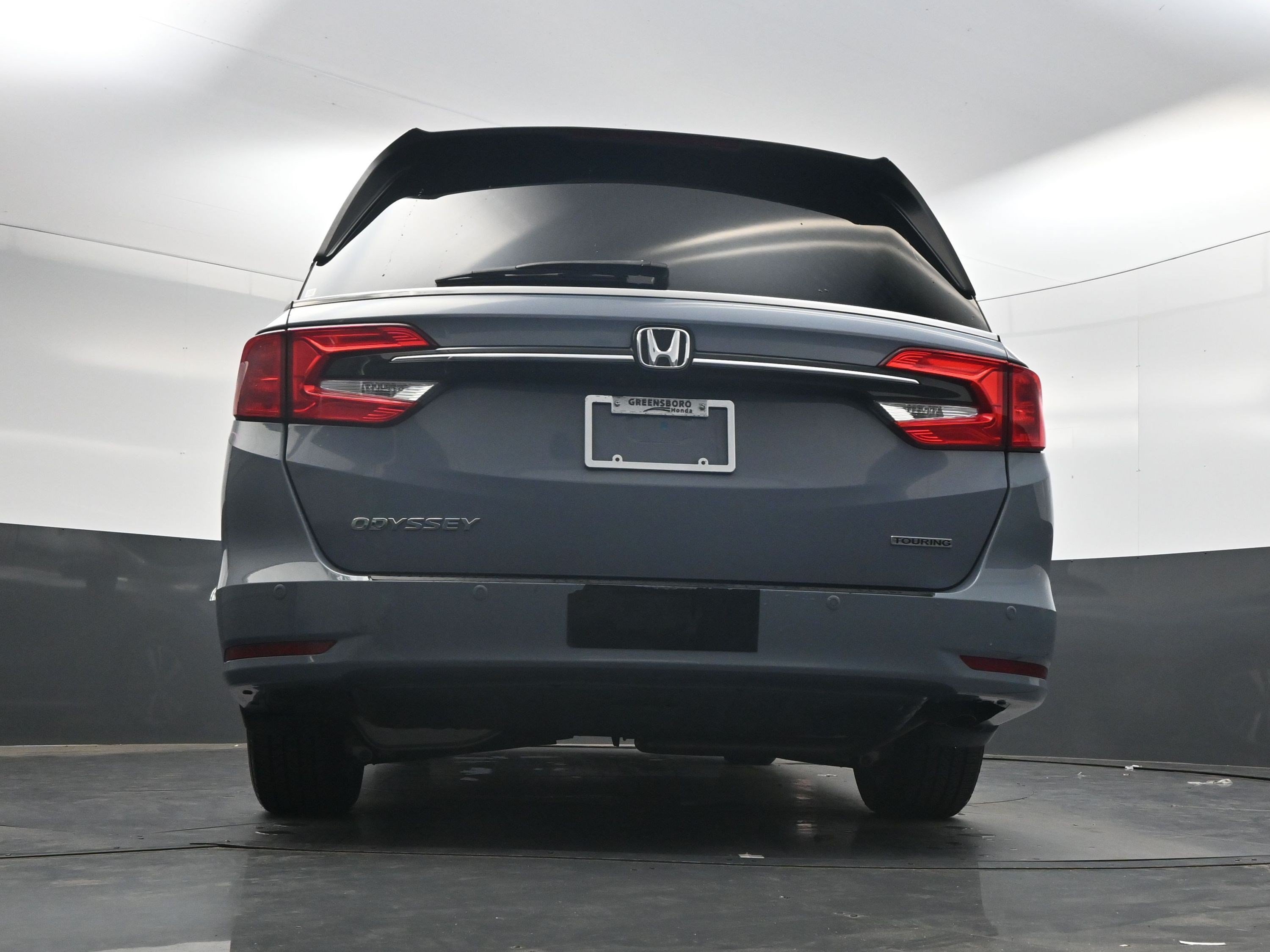 Used 2023 Sonic Gray Pearl Honda Touring image 32
