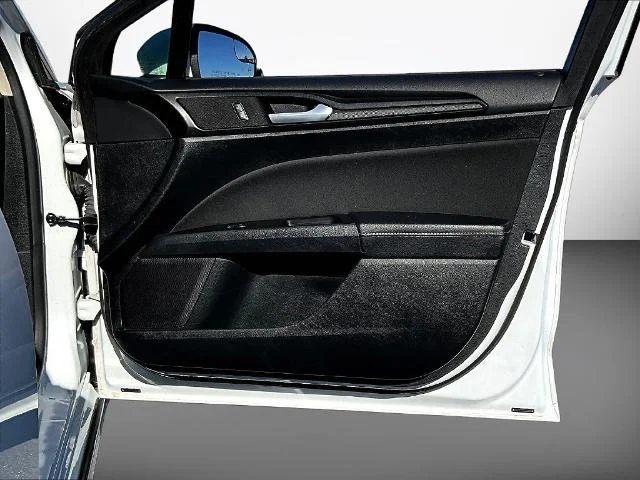Used 2018 Oxford White Ford SE image 72