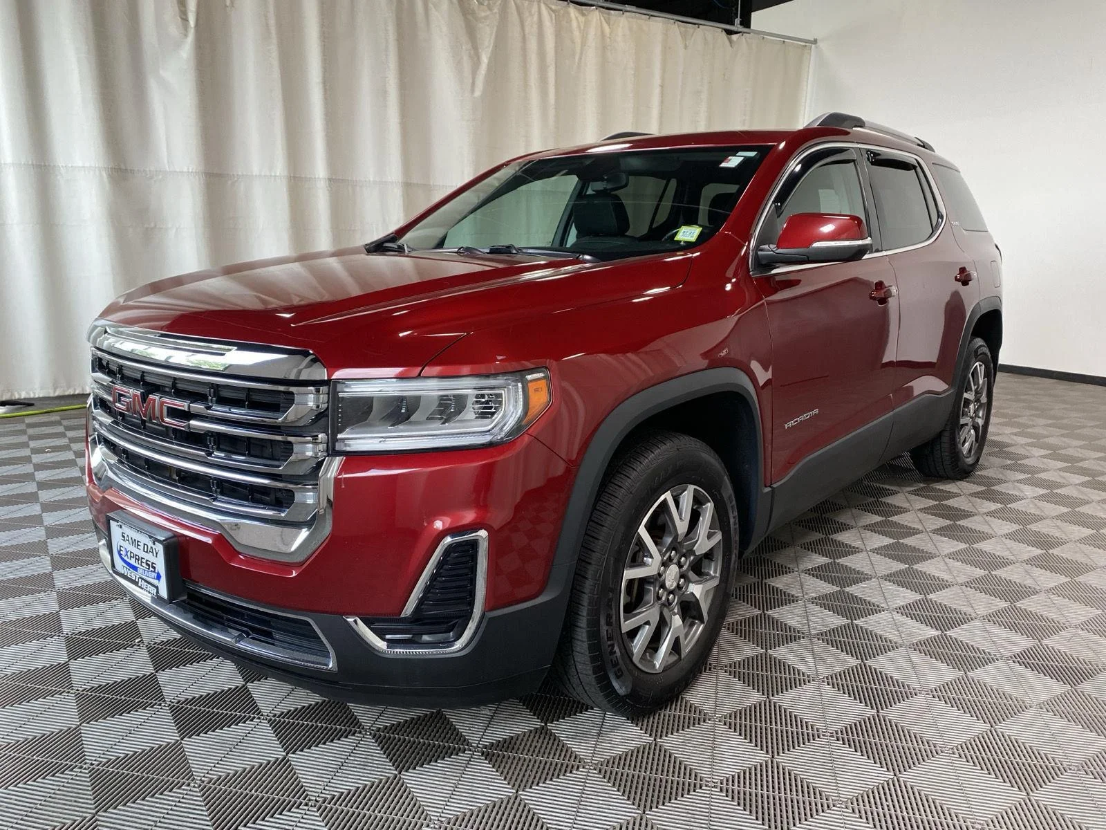 Used 2020 Red Quartz Tintcoat GMC SLE image 3