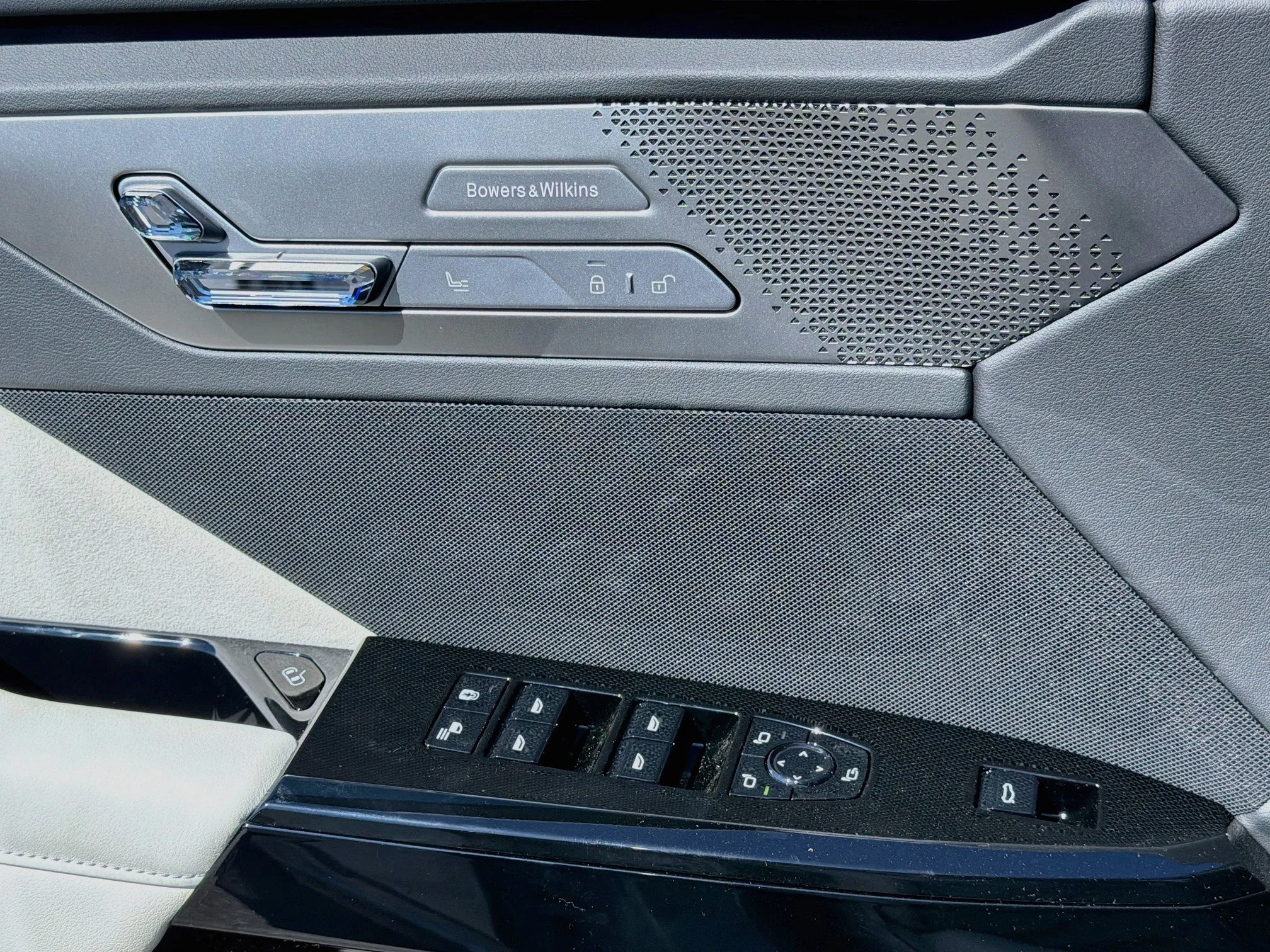 New 2027 Brooklyn Grey Metallic BMW 50 xDrive image 23