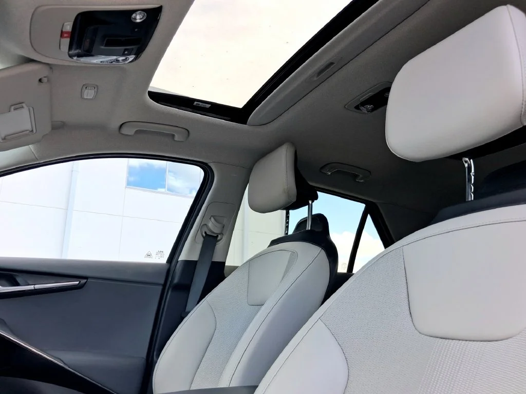 Used 2023 Black Kia EX Touring image 10