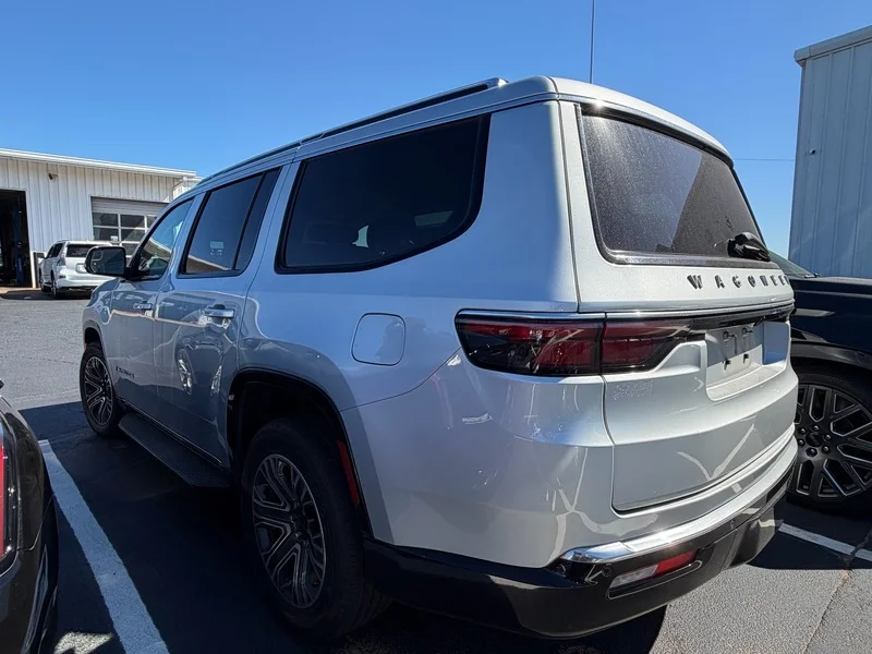 Used 2022 Silver JEEP SERIES III image 6