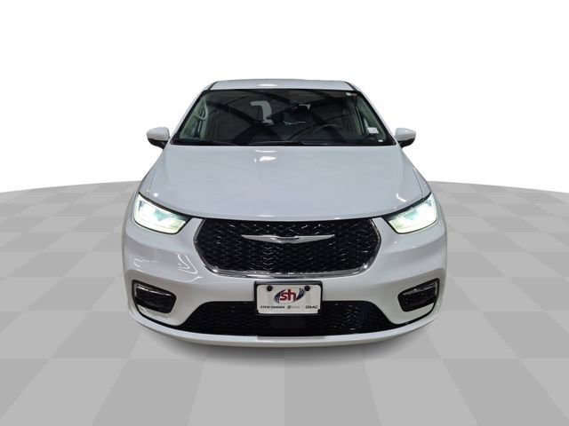 Used 2023 Bright White Clearcoat Chrysler Touring L image 3