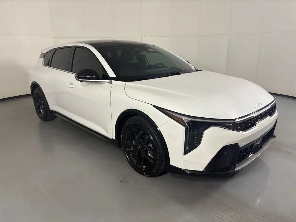 New 2026 Snow White Pearl Kia GT-Line Turbo image 2