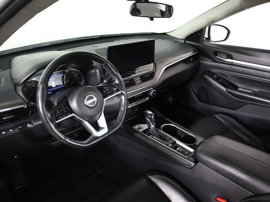 Used 2023 Pearl White Nissan 2.5 SL image 28